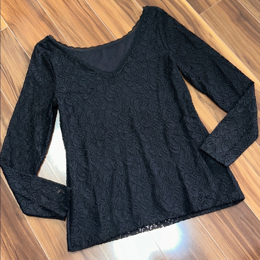 Medium White House Black Market black lace top